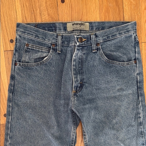 Wrangler Jeans Men's 32 x 29 Classic Five Pocket - Picture 2 of 6